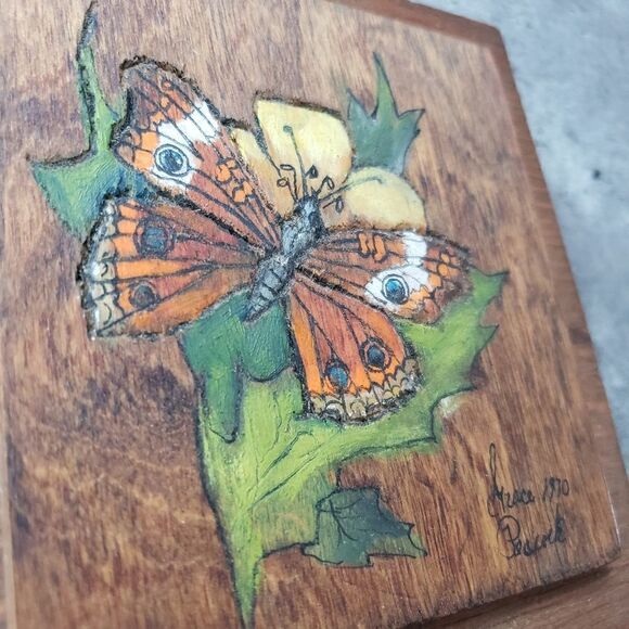 VINTAGE WOOD CARVED HAND PAINTED BUTTERFLY WALL ART 5x5 - Picture 3 of 5
